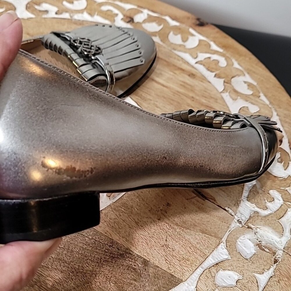 UKIES Silver Metallic Leather Leona Kiltie Loafers Size 9 Elegant & Comfortable - Picture 8 of 14